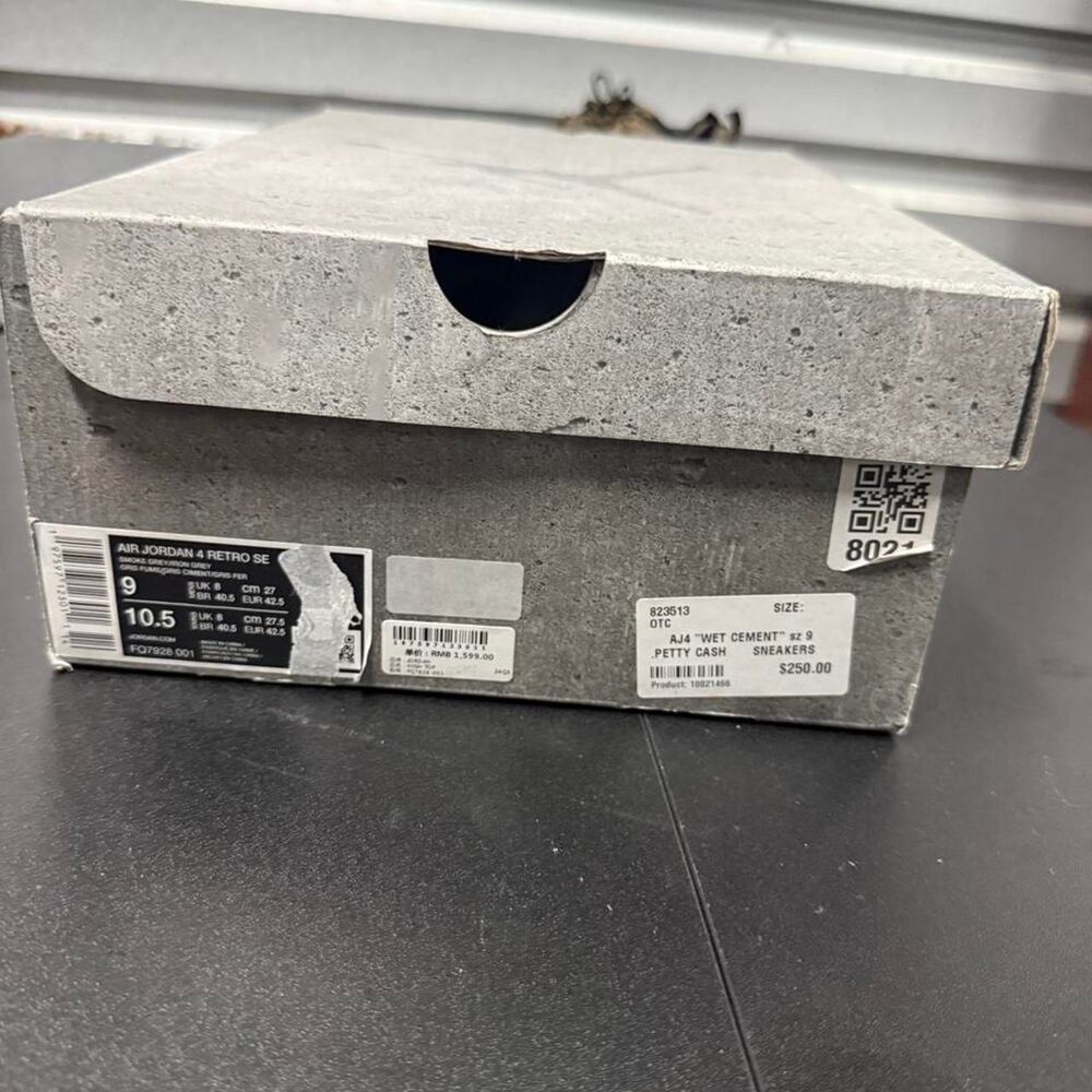 Jordan Men's Grey and White Trainers - Picture 8 of 8